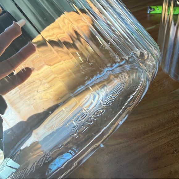 Plastic Clear Beverage Dispensers with Gold Accents - Picture 4 of 8